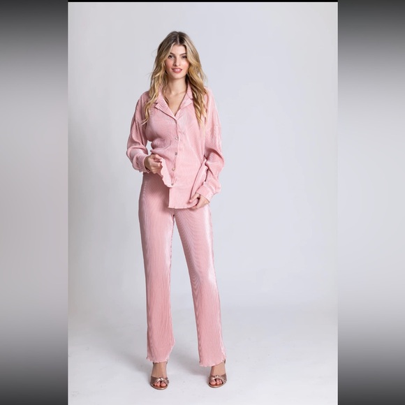 Pink feather sleeve top with matching bottom - Picture 3 of 7